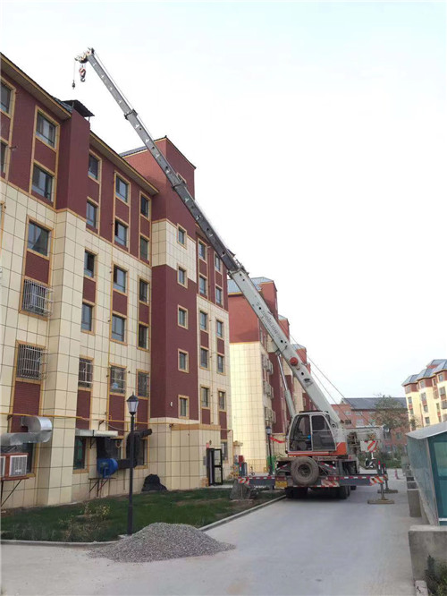 海棠区跨街广告牌的高空安装注意事项