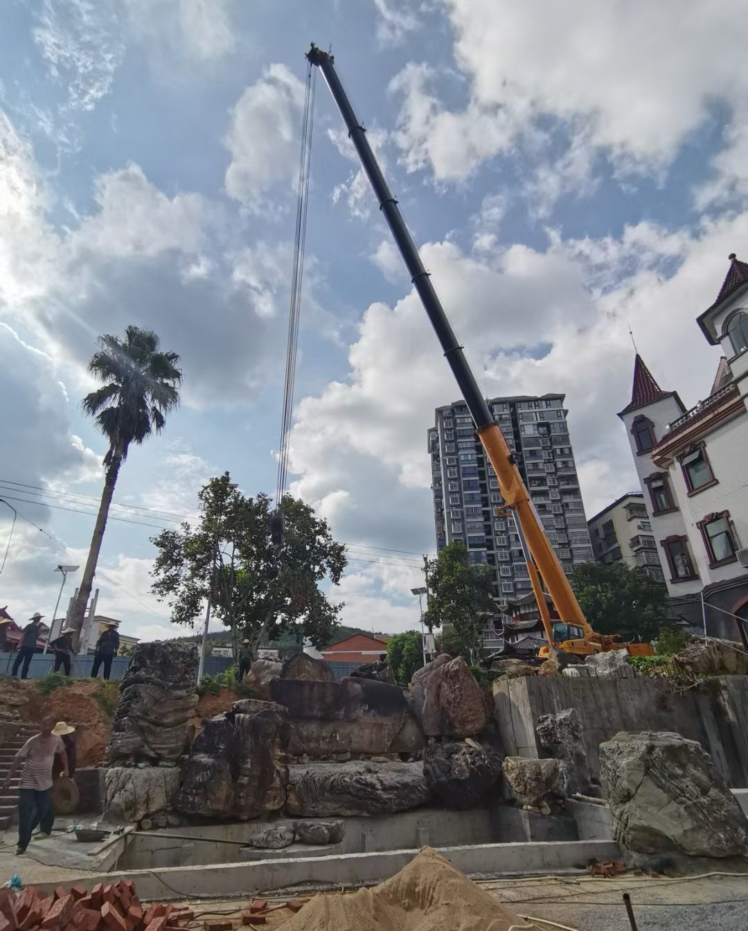 海棠区大小汽车吊出租吊装公司