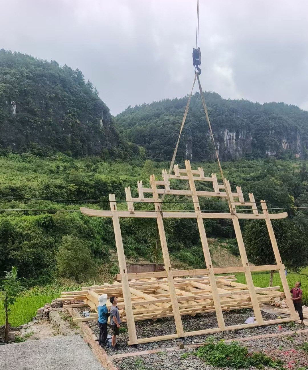 海棠区汽车吊出租公司怎么保证发动机散热问题