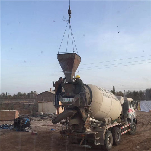 海棠区“精准瞄准”—— 吊车的 “定位导航” 技术