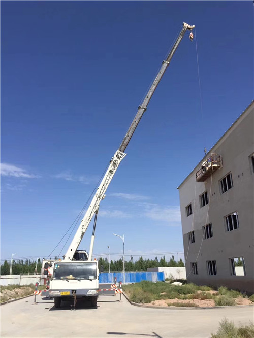 海棠区“轻装强干”—— 吊车的 “轻量化臂架” 技术